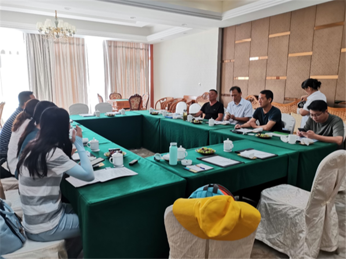 9月3日,中農(nóng)富通調(diào)研組兵分兩路對(duì)南京高淳區(qū)武家嘴現(xiàn)代農(nóng)業(yè)產(chǎn)業(yè)示范園區(qū)和棲霞區(qū)龍?zhí)冬F(xiàn)代農(nóng)業(yè)產(chǎn)業(yè)示范園區(qū)的調(diào)研工作。(圖2) 9月3日,中農(nóng)富通調(diào)研組兵分兩路對(duì)南京高淳區(qū)武家嘴現(xiàn)代農(nóng)業(yè)產(chǎn)業(yè)示范園區(qū)和棲霞區(qū)龍?zhí)冬F(xiàn)代農(nóng)業(yè)產(chǎn)業(yè)示范園區(qū)的調(diào)研工作。(圖2)