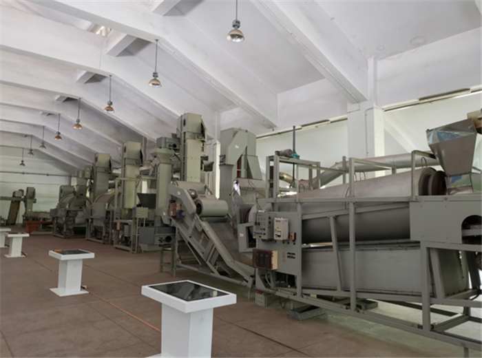 9月3日,中農(nóng)富通調(diào)研組兵分兩路對(duì)南京高淳區(qū)武家嘴現(xiàn)代農(nóng)業(yè)產(chǎn)業(yè)示范園區(qū)和棲霞區(qū)龍?zhí)冬F(xiàn)代農(nóng)業(yè)產(chǎn)業(yè)示范園區(qū)的調(diào)研工作。(圖7) 9月3日,中農(nóng)富通調(diào)研組兵分兩路對(duì)南京高淳區(qū)武家嘴現(xiàn)代農(nóng)業(yè)產(chǎn)業(yè)示范園區(qū)和棲霞區(qū)龍?zhí)冬F(xiàn)代農(nóng)業(yè)產(chǎn)業(yè)示范園區(qū)的調(diào)研工作。(圖7)